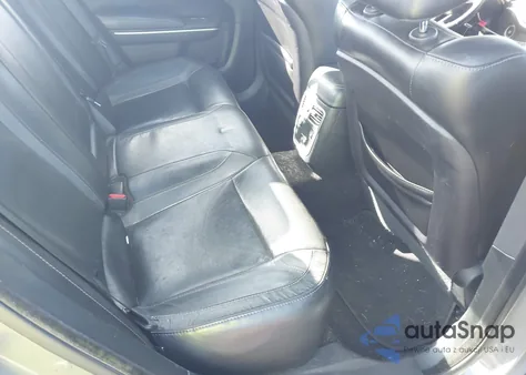 2019 Dodge Charger Sxt Rwd z USA, uszkodzony, nr VIN 2C3CDXBG5KH725603